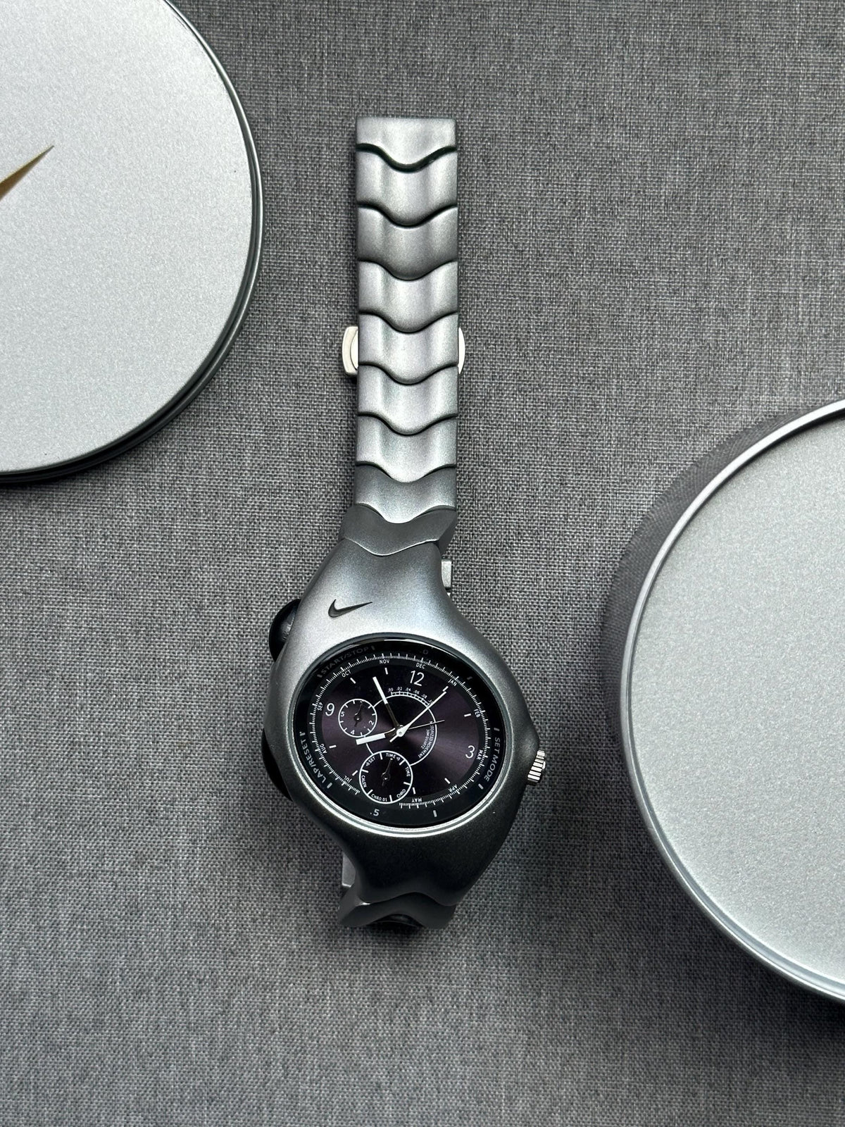 Nike Triax Chronograph Watch – Metallic Silver Wave-Link Band, Black Dial | Vintage Nike Sports Watch